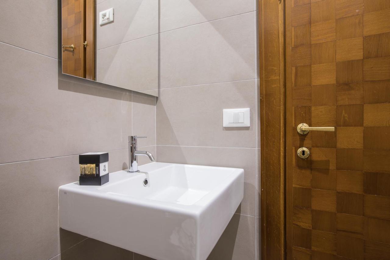 Pantheon Apartment Rome Bagian luar foto