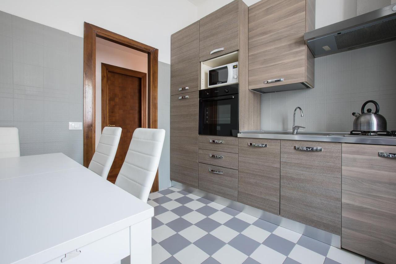 Pantheon Apartment Rome Bagian luar foto